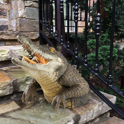 Alligator Garden Statue