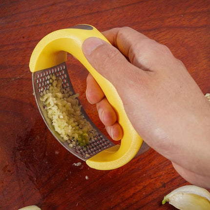 Garlic Press and Masher with Ergonomic Low Effort Design, Kitchen Garlic Crusher for Meal Prep