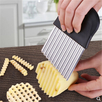 Stainless Steel Crinkle Cutter Knife with Non-Slip Handle | Perfect for Fun Vegetables and Creative Garnishes
