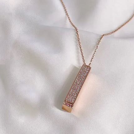 Heart Pendant Necklace with Elegant Design, Classic Everyday Jewelry and Thoughtful Gift for Evenings Out