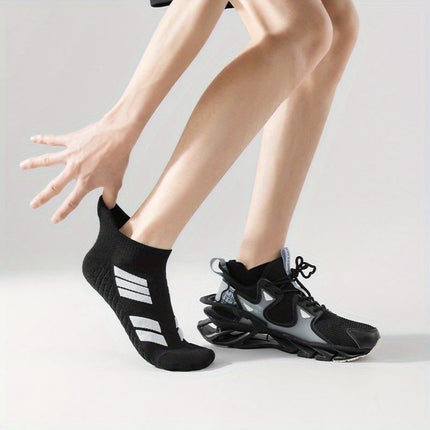 Moisture Wicking Socks, No Show Socks for Men and Women, Athletic Performance Socks with Arch Compression and Heel Tab