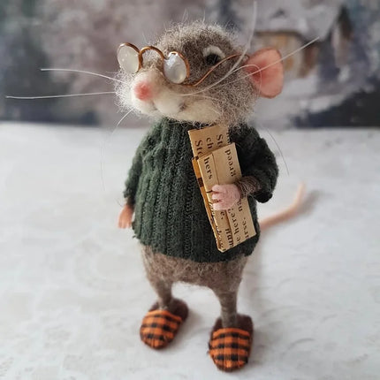 Needle Felted Mouse Figurine, Handmade Gifts and Christmas Decorations, Felted Animals for Halloween Decor and Mantel