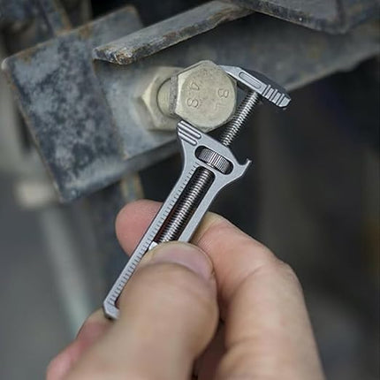 Mini Adjustable Wrench Keychain, Pocket Spanner Tool for Nuts and Bolts, Bike and Flat Pack Repairs