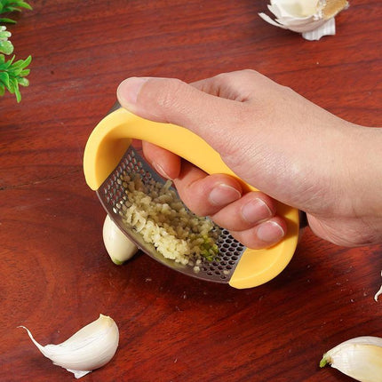 Garlic Press and Masher with Ergonomic Low Effort Design, Kitchen Garlic Crusher for Meal Prep