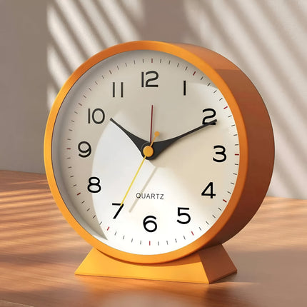 Silent Quartz Alarm Clock with Vintage Design | Easy-to-Read Analog Display for Timely Mornings