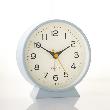 Silent Quartz Alarm Clock with Vintage Design | Easy-to-Read Analog Display for Timely Mornings
