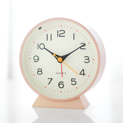 Silent Quartz Alarm Clock with Vintage Design | Easy-to-Read Analog Display for Timely Mornings