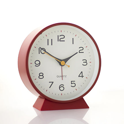 Silent Quartz Alarm Clock with Vintage Design | Easy-to-Read Analog Display for Timely Mornings