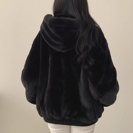 Shearling Lined Winter Jacket for Women with Zipper Closure | Lightweight Insulation for Everyday Comfort
