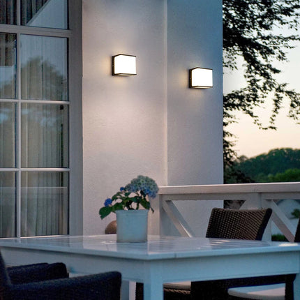 LED Outdoor Wall Light with IP65 Waterproof Rating | Sleek Modern Design for Safe Outdoor Illumination