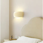 Cream / Warm White (2700-3500K)