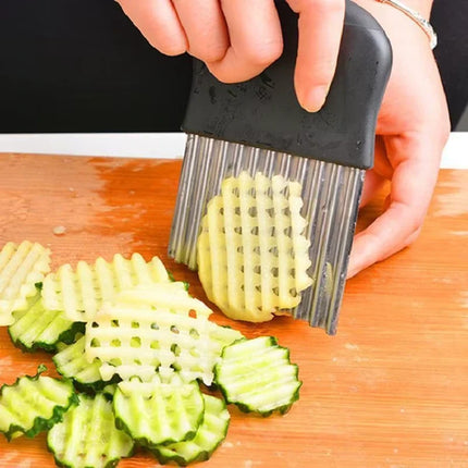 Stainless Steel Crinkle Cutter Knife with Non-Slip Handle | Perfect for Fun Vegetables and Creative Garnishes
