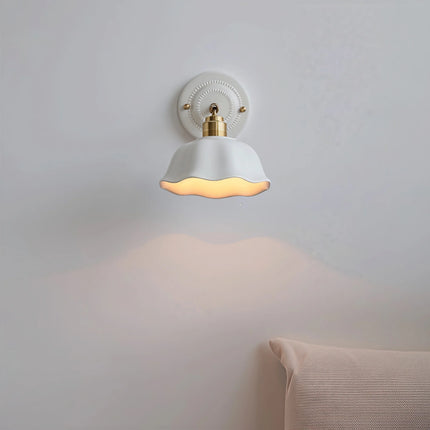 Nordic Cream Ceramic Wall Lamp with Flower-Shaped Shade | Vintage Elegance for Warm Ambient Lighting