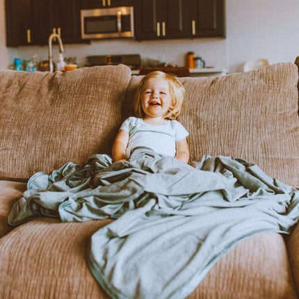 Cooling Blanket for Hot Sleepers with Moisture-Wicking Fabric | Breathable Design for Comfortable Sleep on Warm Nights
