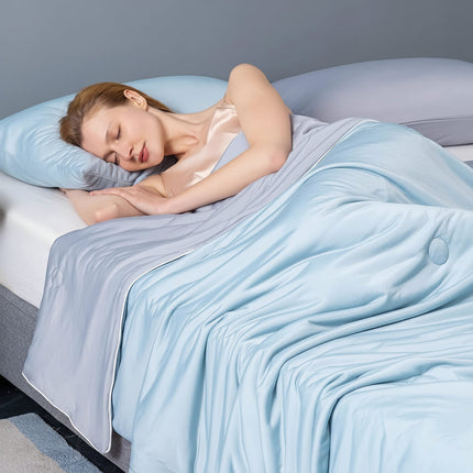 Cooling Blanket with Moisture-Wicking Fabric for Breathable Comfort | Lightweight Summer Blanket for Refreshing Sleep