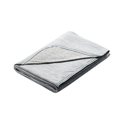 Cooling Blanket for Summer with Breathable Lightweight Fabric | Regulate Body Temperature for a Refreshing Sleep