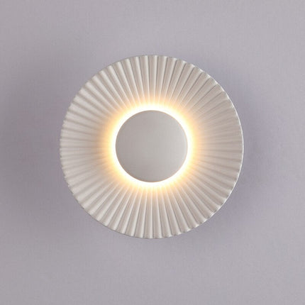SunRay LED Wall Lamp with Sculptural Metallic Rays | Modern Ambient Lighting for Cozy Spaces