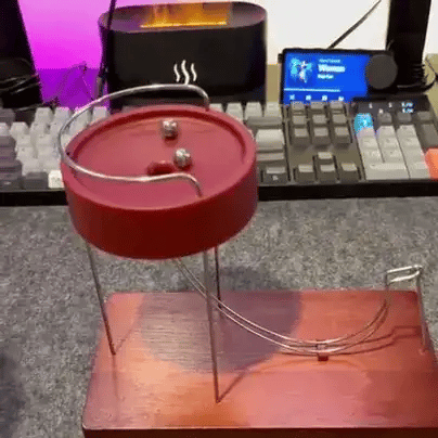Perpetual Motion Machine with Elegant Design | Unique Desktop Decor for Science Enthusiasts
