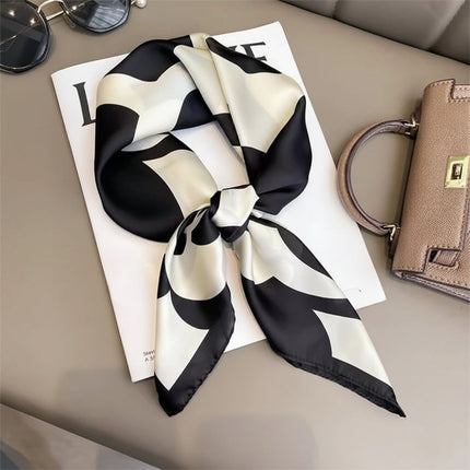 Women's Silk Scarf with Timeless Design | Versatile 70x70 cm Accessory for Elegant Styling